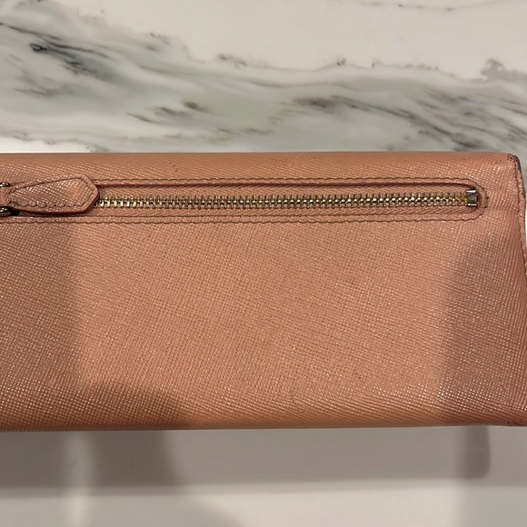 Prada light pink bow wallet!  Nice condition. Double button. Authentication Inc - Picture 7 of 16